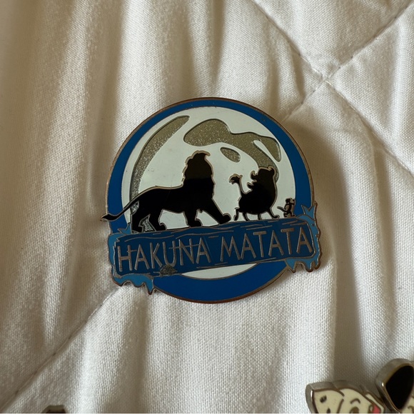 Disney Trading Pin Collection - Picture 3 of 8